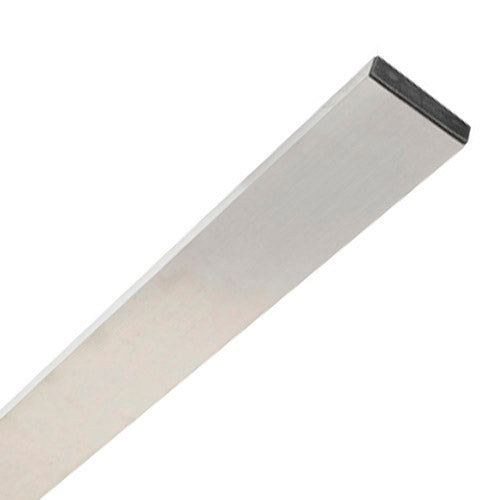 Mango madera azada<br />- Medida: 900x35 mm. <br />- Realizado en madera.<br />- Ideal para trabajos de construcción.<br />- Valido para: <br />- 08180080: Azada Forjada Sin Mango 218/ 600 Gramos