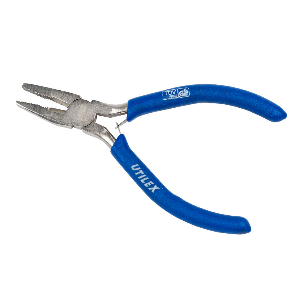 Destornillador aislado 1000 voltios boca vaciada.<br />- Medidas: <br />> longitud: 75 mm.<br />> boca: ancho x grosor: 2.5 x 0.4 mm.<br />- Boca vaciada.<br />- Mangos engomados aislamiento de 1000 V.<br />- Cabezas en acero cromo-vanadio, máximos nivel
