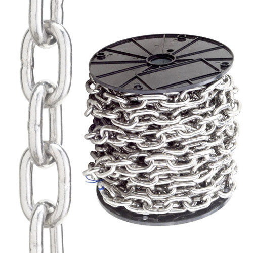 Cadena en rollo zincada.<br />- Medida: 7 mm.<br />- Rollo 26 metros. <br />- Cadena zincada, aportandole dureza y protecciÃ³n frente al oxido.<br />- Cadena de uso domestico.<br />- No debe usarse en tareas profesionales tales como, arrastre, sujeciÃ³n o