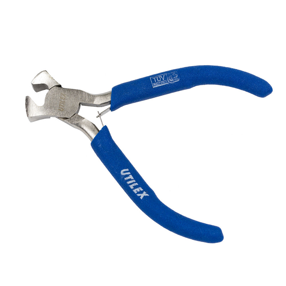 Tijeras Maurer chapa corte izquierdo     <br />- TamaÃ±o: 250 mm.<br />- Corte izquierdo.    <br />- Hojas realizadas en acero cromo vanadio.<br />- Mangos ergonÃ³micos.  <br />- Articulo tambien conocido como: tijera hojalata, tijera hojalatero.