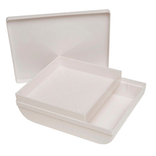 Recogedor persiana <br />- Cajetin sin pivote.<br />- De empotrar en guia.<br />- Universal, valido para cintas de hasta 20 mm.<br />- Color blanco.<br />- Incluye cinta de 5,5 metros.<br />- Color pintas.<br />- Distancia entre tornillos