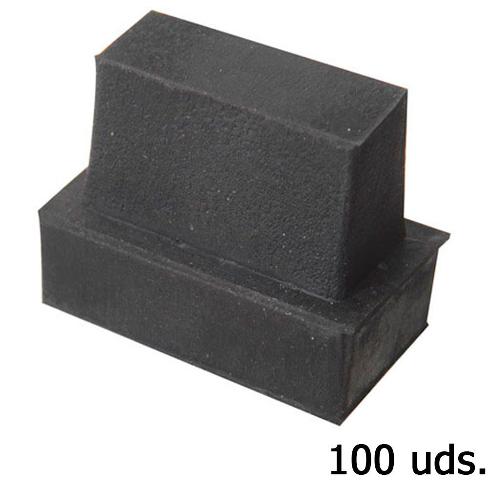 Grapa negra para pata regulable.<br />- Realizada en plastico.<br />- Compatible con la mayoria de patas de mueble.<br />- Grapa para atornillar al rodapie del mueble de cocina o baÃ±o y fijalo a la pata del mueble.<br /><br />- Articulo valido para la re