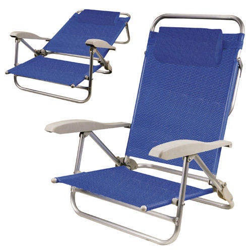 Cepillo lavacoches wolfpack pequeÃ±o.<br />- Soporte polipropileno.<br />- Anilla metalica para colgar.<br />- Rosca metÃ¡lica con canal de agua.<br />- Fibra de pvc negro y blanco.<br />- Ideal para la limpieza de camiones , caravanas, motocicletas, bote
