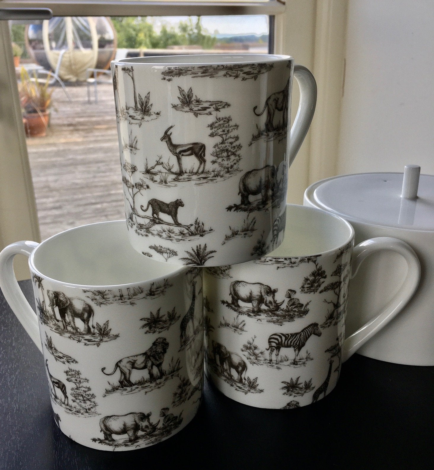Fine Bone China 1 pint Mug 