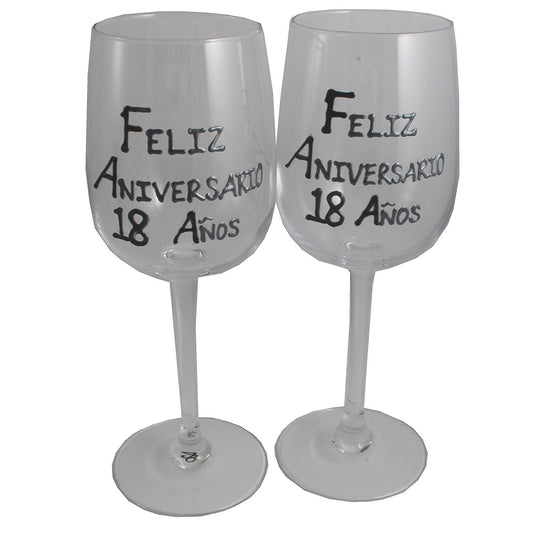 Un par de Copas de Vino Feliz Aniversario 18 Aí±os - 18th Wedding Anniversary Pair of Wine Glasses (Blk/Sil)