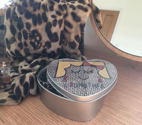 GODMOTHER DESIGN HEART TIN
