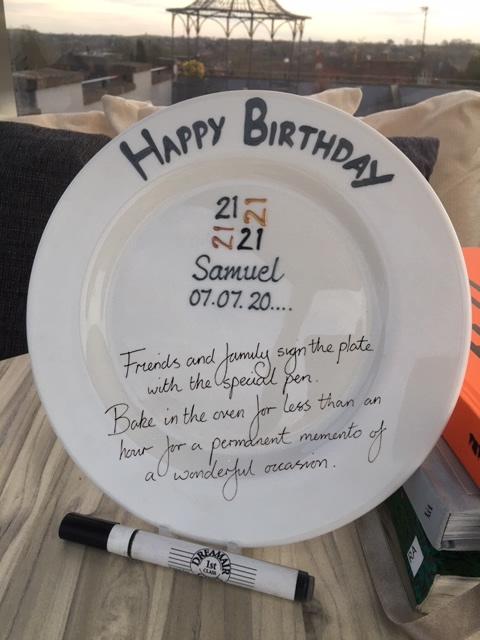 21st Birthday Gift Signature Plate: Round (Brush)