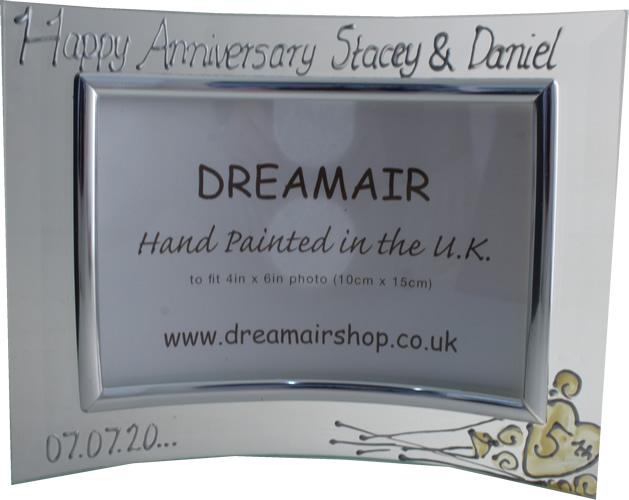 Personalised 5th Wedding Anniversary Wine: Glasses and Frame Gift Set (Flower)