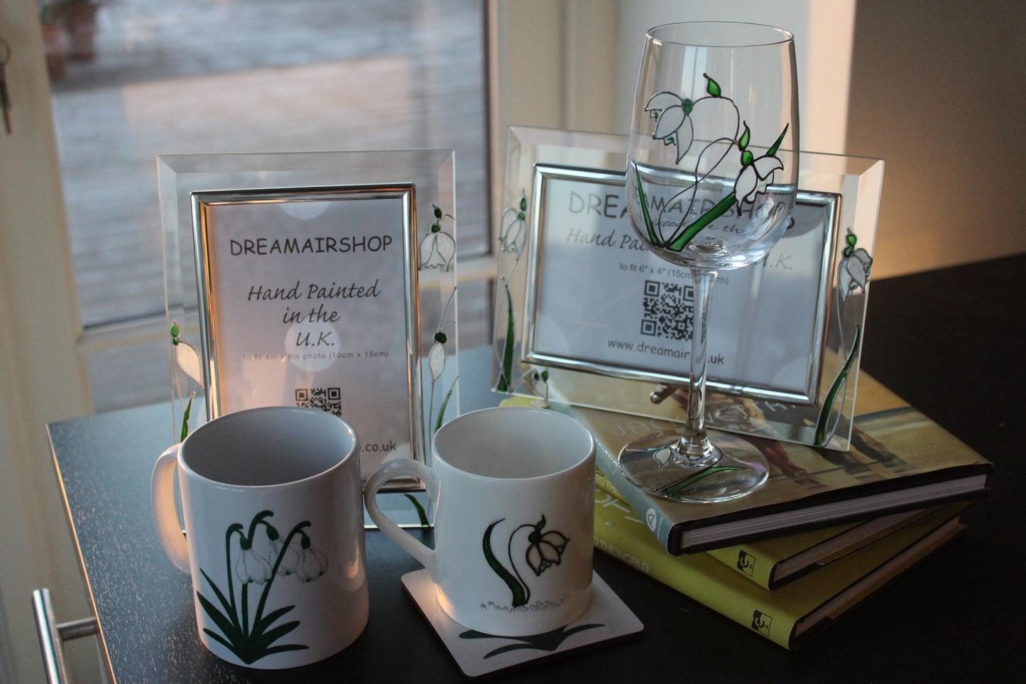 Fine Bone China Tea/Coffee Mug: Snowdrop with crystals